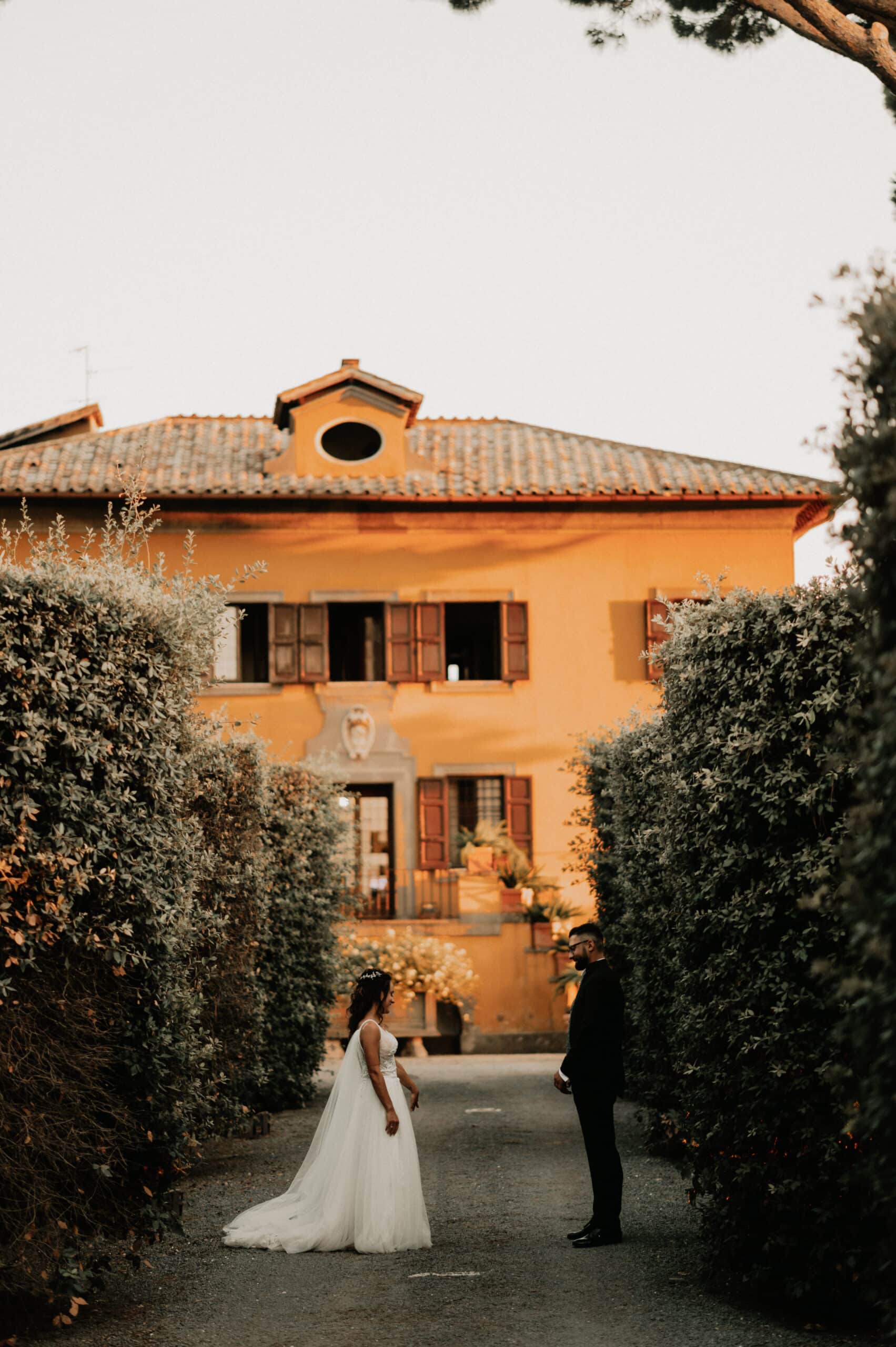 italia, häät, häämatka, häät ulkomailla, hääkakku, rakkaus, puutarhahäät, italialainen villa